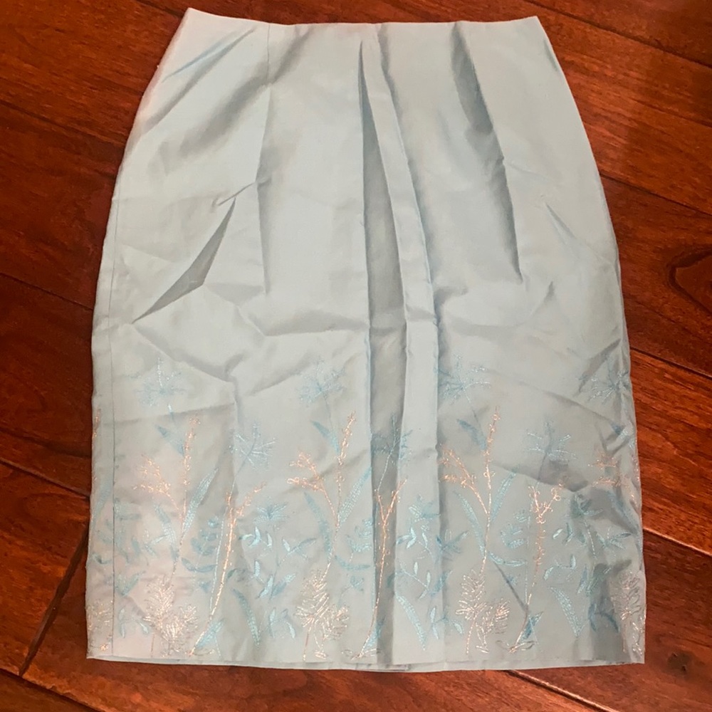 Dana Buchman Skirt Size 6 Blue Embroidery